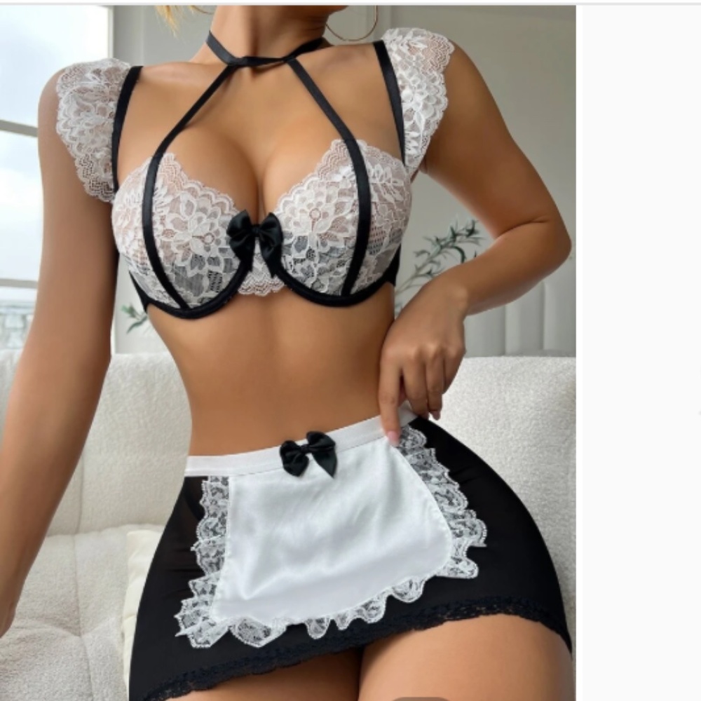 Sexy French maid